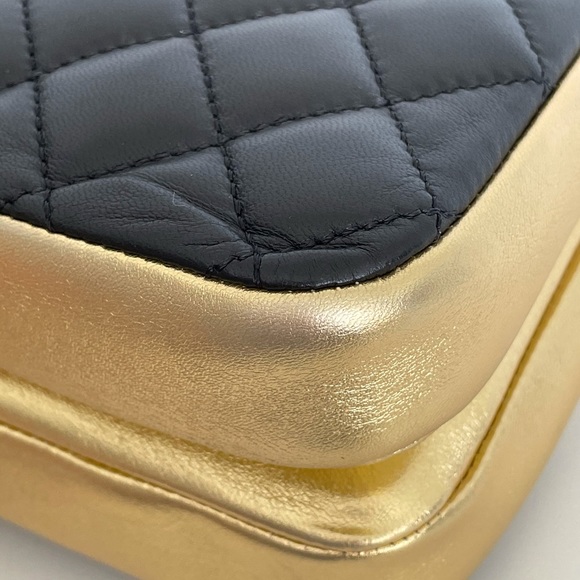 Chanel Bag - Picture 11 of 15